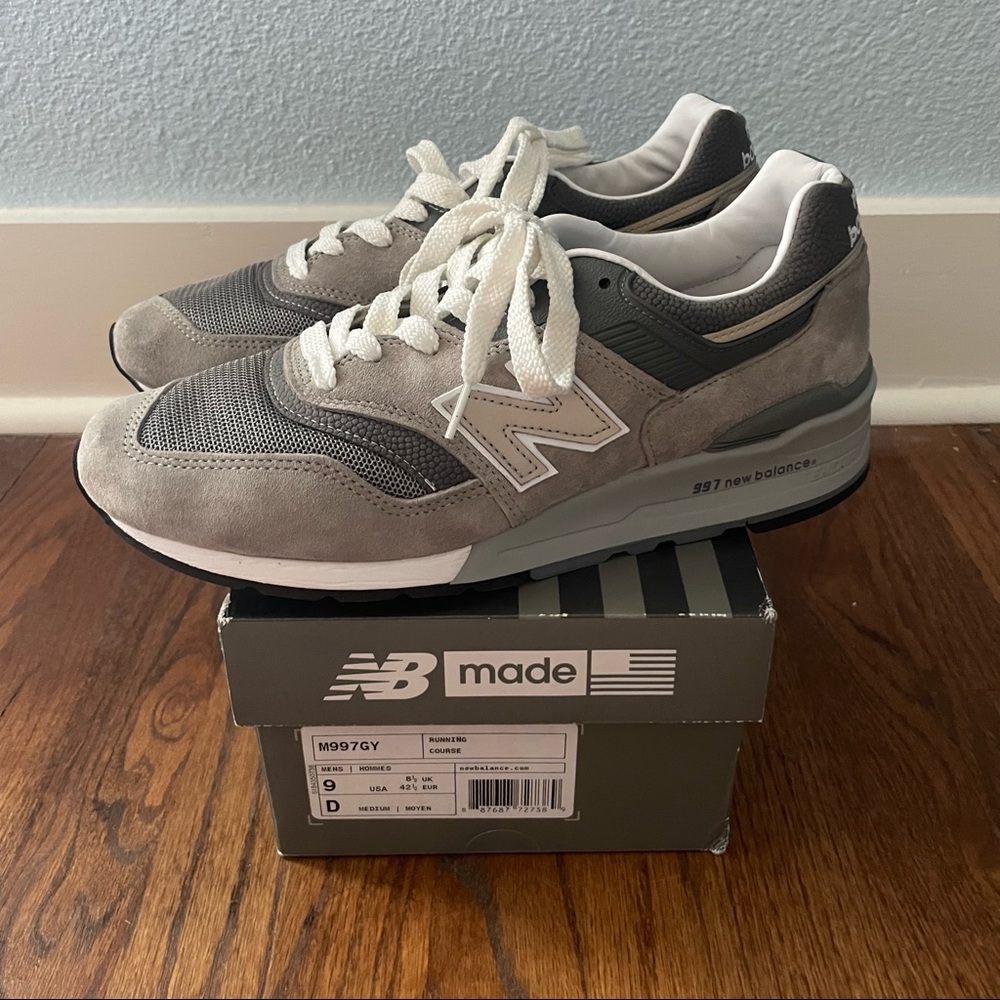New Balance 997 in “Grey” Men’s Size 9 Sneakers